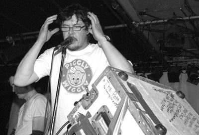 what is gibby haynes' problem???  photo: stern